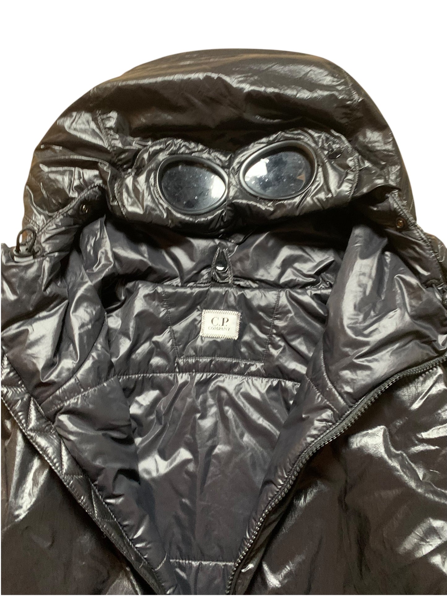 CP Company primaloft outline puffer jacket (L)