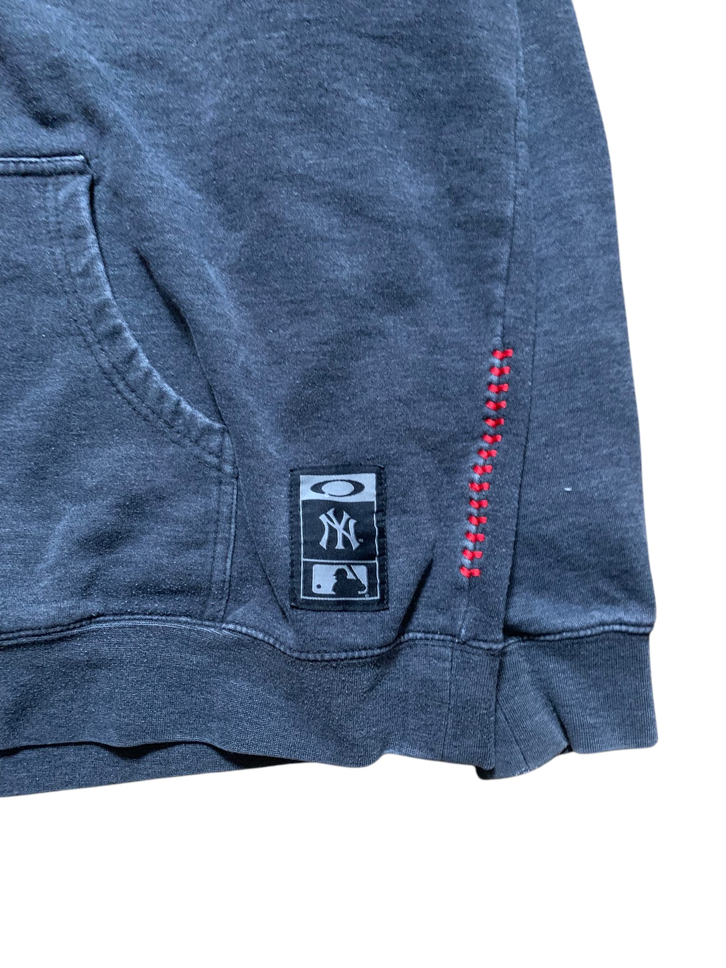 Vintage Oakley x yankees hoodie (XL)