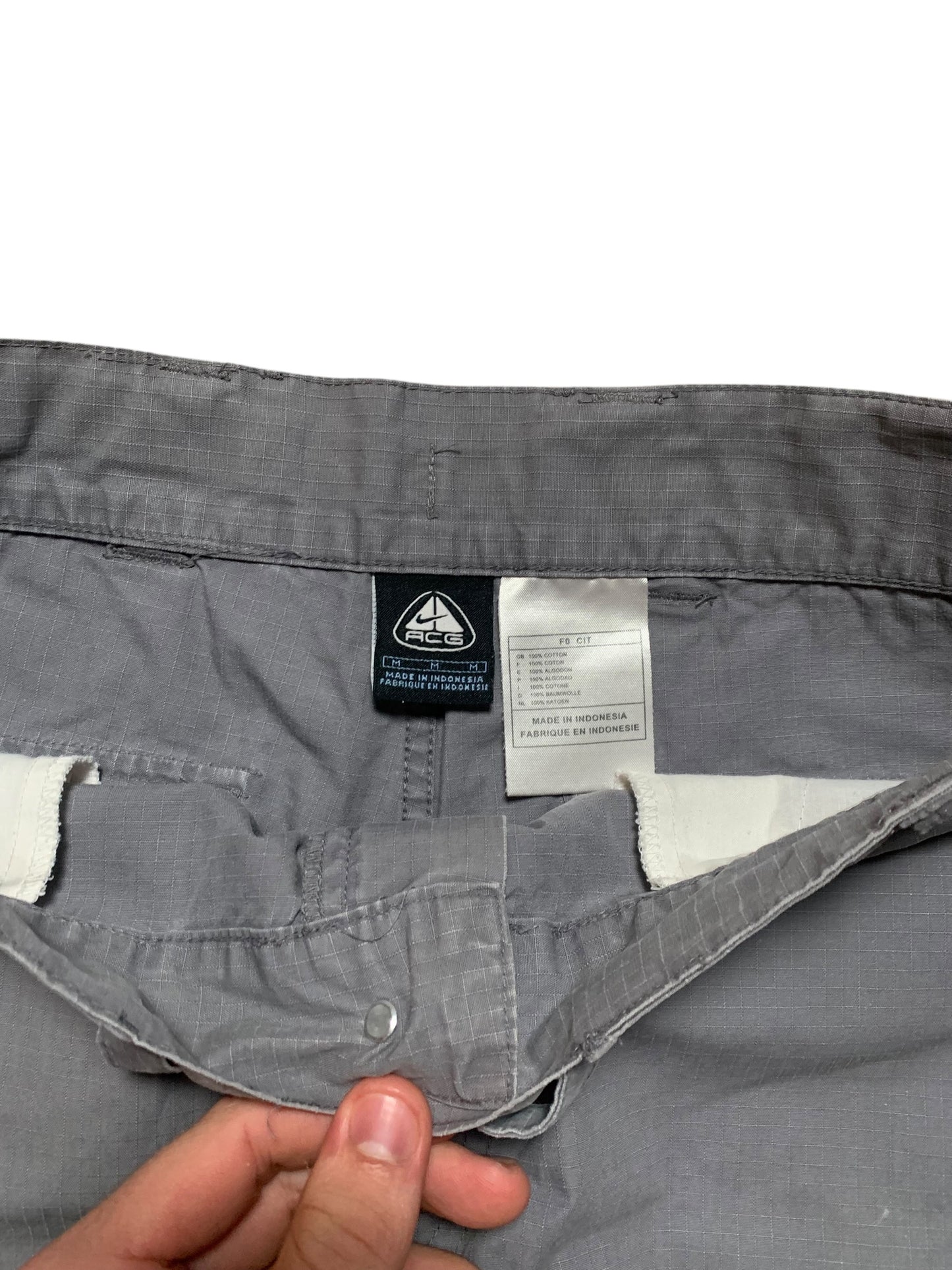 Nike acg cargos (M)
