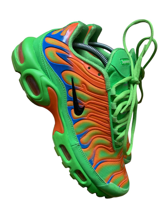 Nike x supreme air max plus TN (8.5)
