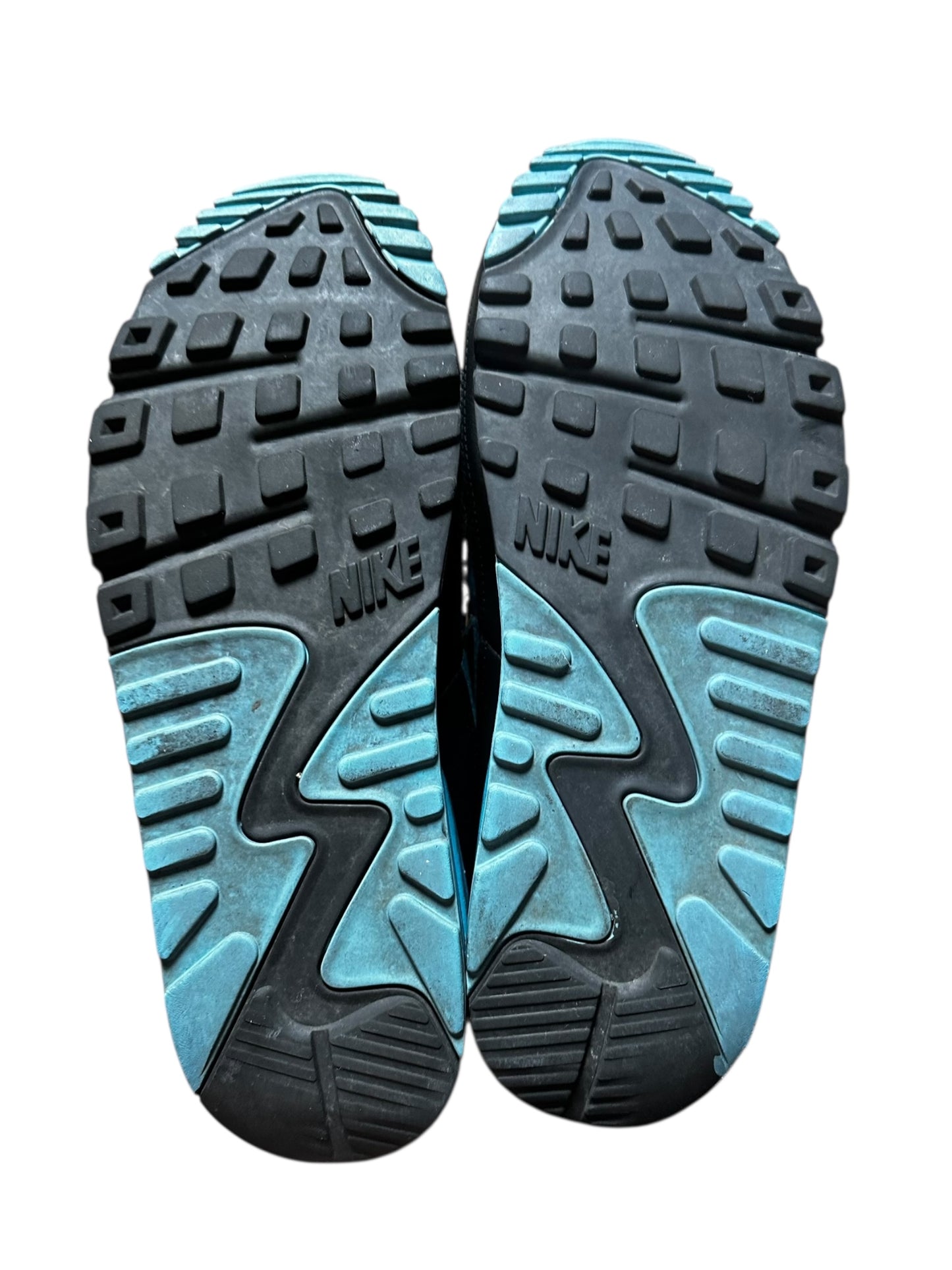 Nike Undefeated 90s (8)