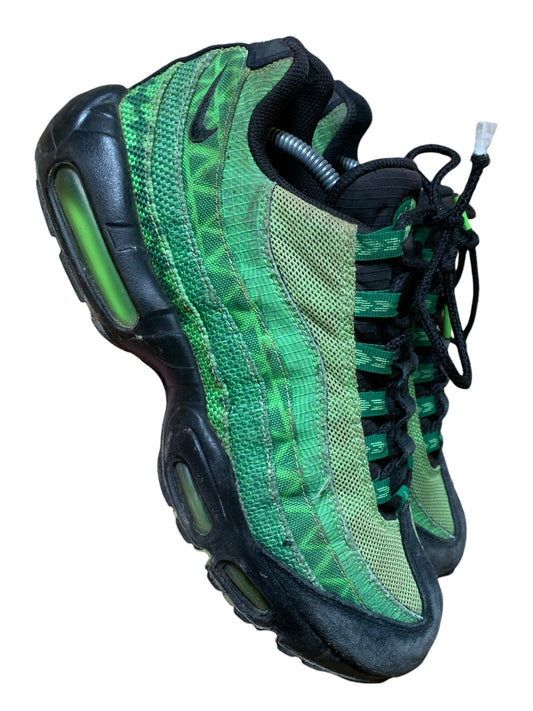 Nike air max 95s ‘Nigeria’ (9)