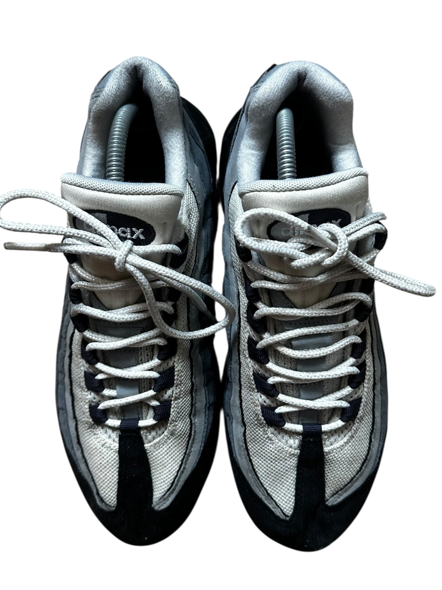 Nike 95s OG ‘Gridiron’ (7)