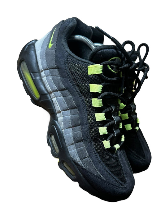 Nike 95s ‘Reverse Neon’ (8)