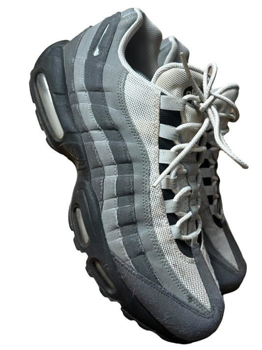 Nike 95s ‘Grey Jewel’ (11)